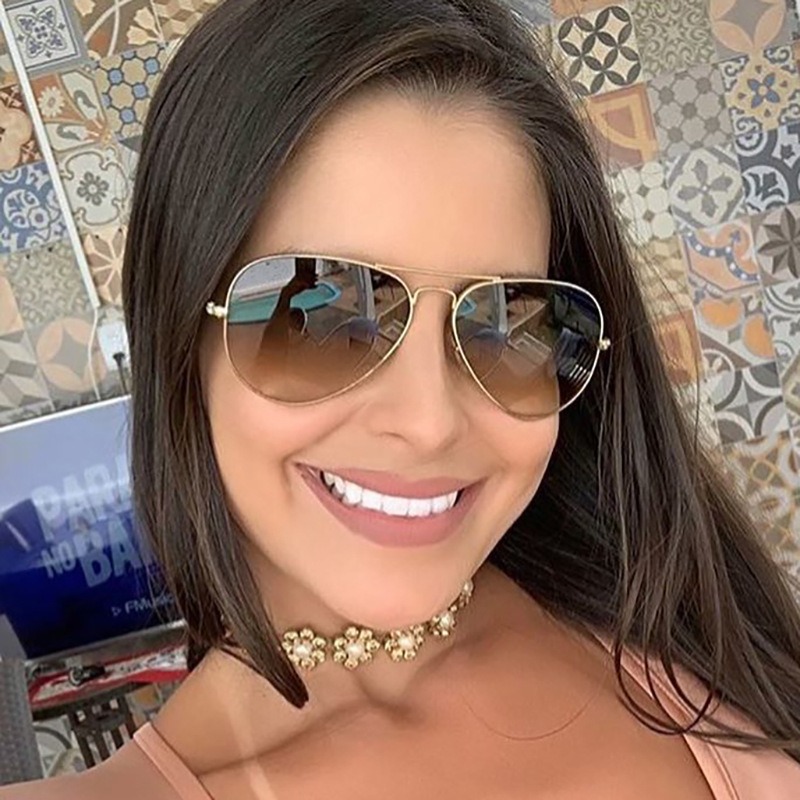 Street Fashion Photography - Retro Fashion Metal Oval Frame Sunglasses