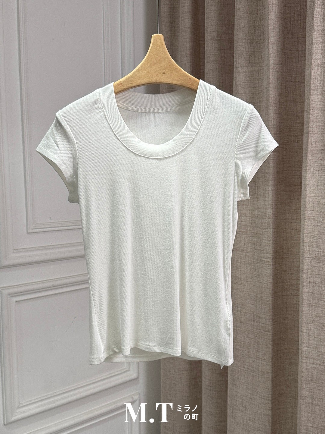 Street Fashion Milan - Slim Fit U-Neck Color T-Shirt Milan