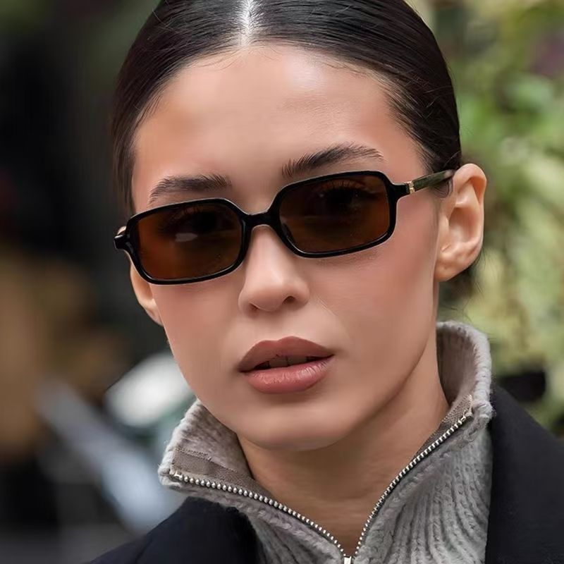 New Small Square Frame Sunglas - Street Fashion Photography recension och pris