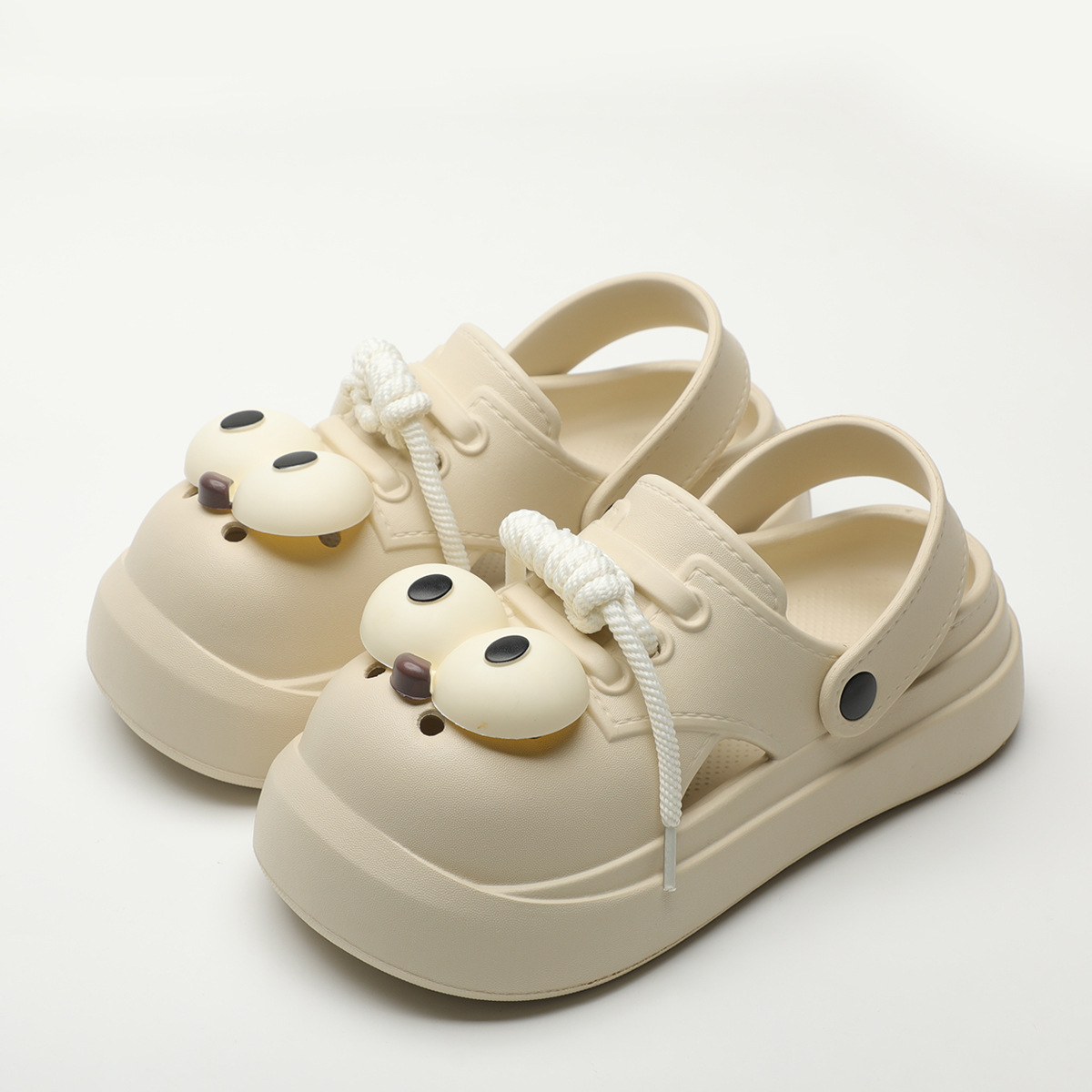 Cute DIY Big Eyes Fashion Clog - Street Fashion Walk recension och pris