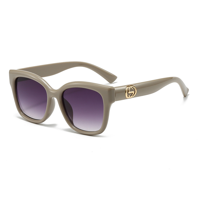 Retro Minimalist Solid Color F - Street Fashion Photography recension och pris